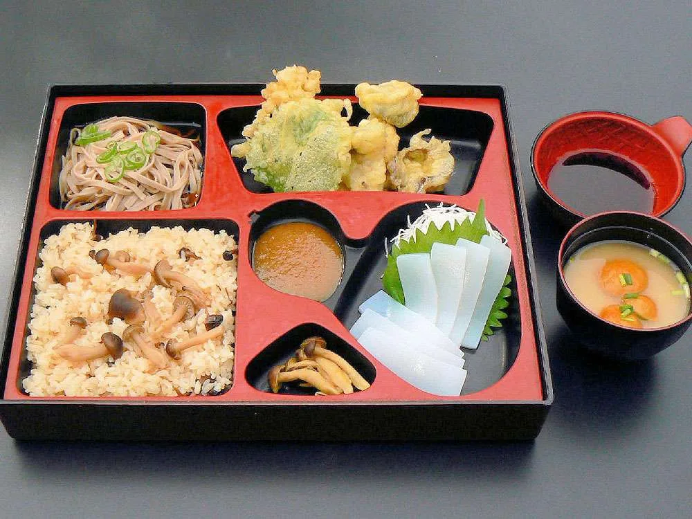 深山特製弁当 きのこ料理深山亭 上田市 ランチ