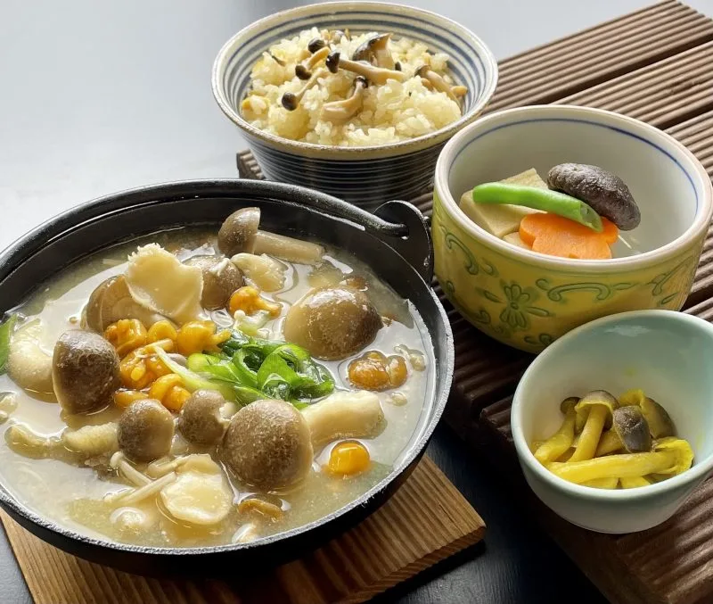 きのこむら深山の田舎きのこ汁セット　ランチメニュー